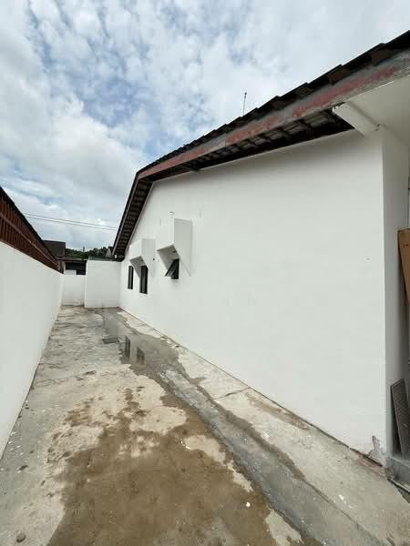 Taman Rinting Masai Renovated Single Storey End Lot - 2