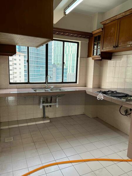 Crescent Court - 2