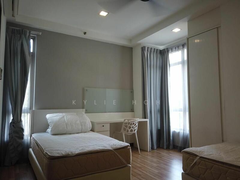 Shaftsbury Residence - 1