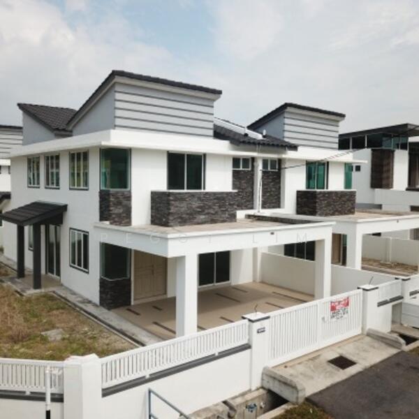 Semi Detached House - Bukit Merah Laketown, Perak - 1