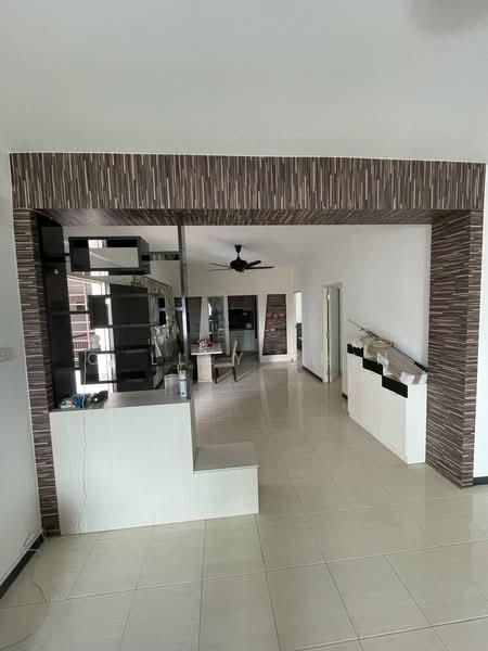 The Embassy (Bangunan Duta Impian) - 1