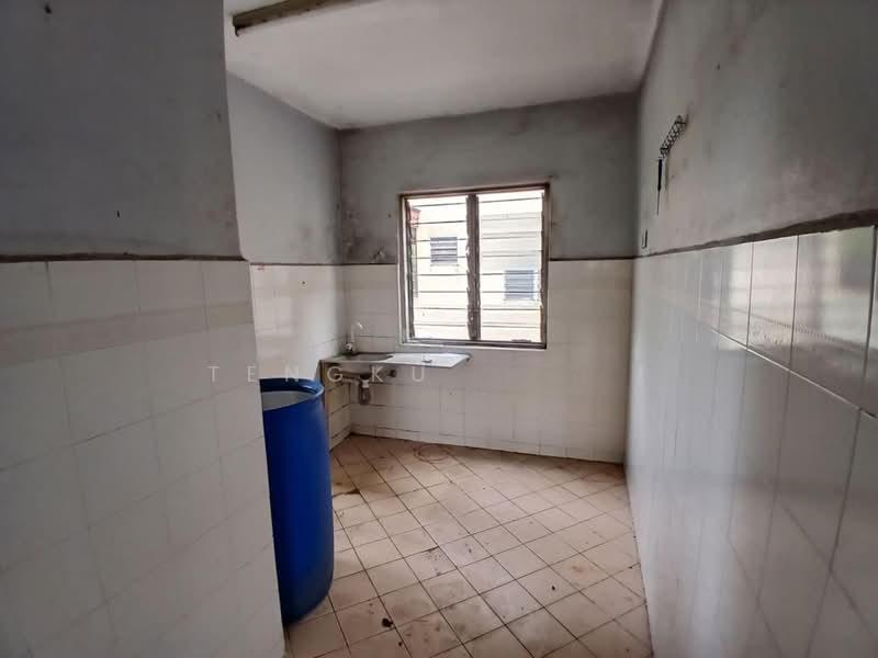 Flat PKNS Section 7 - 4