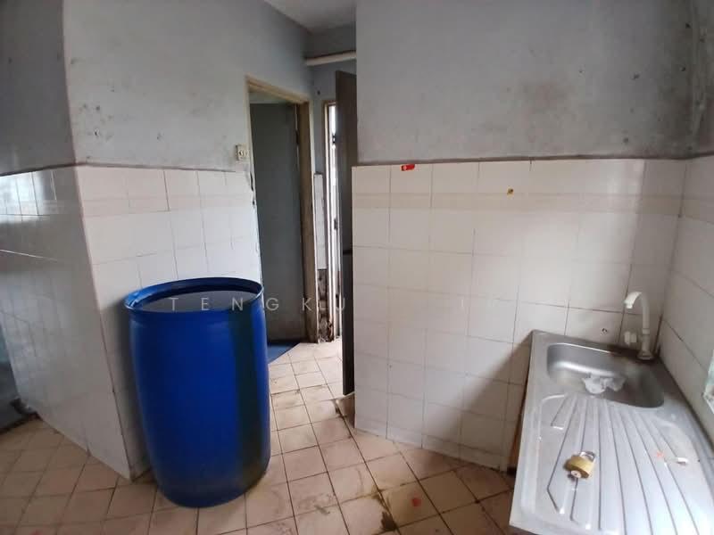 Flat PKNS Section 7 - 5