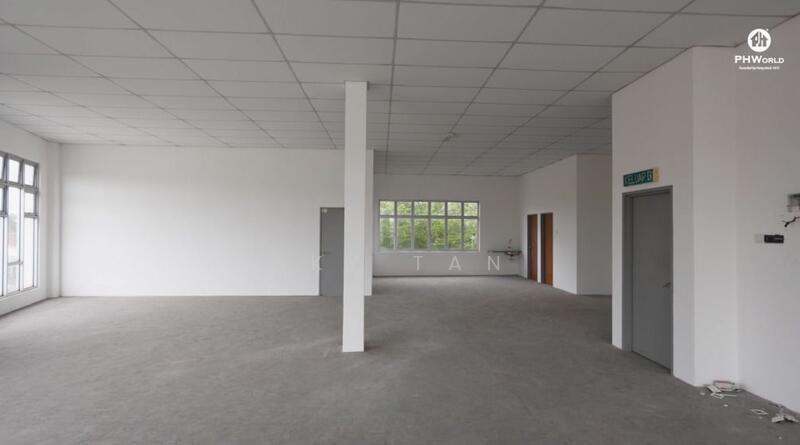 Bandar Senai Kulai Bizhub 3 Storey Shoplot Corner Lot - 2