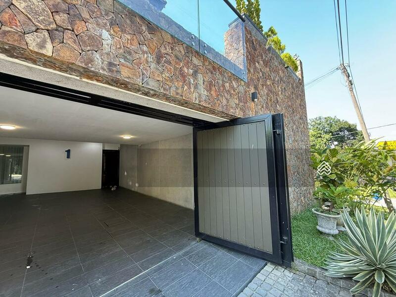 Taman Coronation - 2