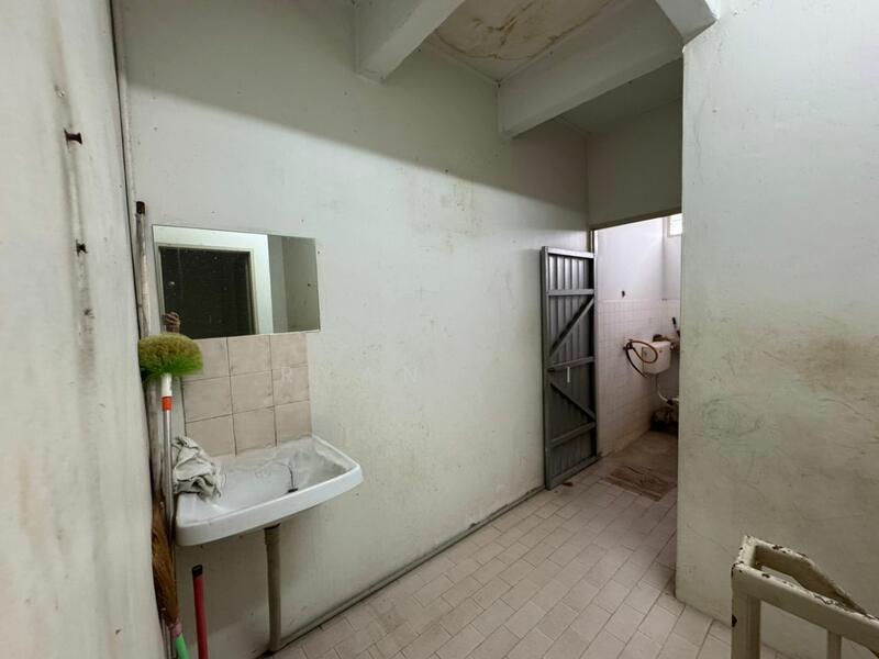Taman Aman, Anak Bukit - 3