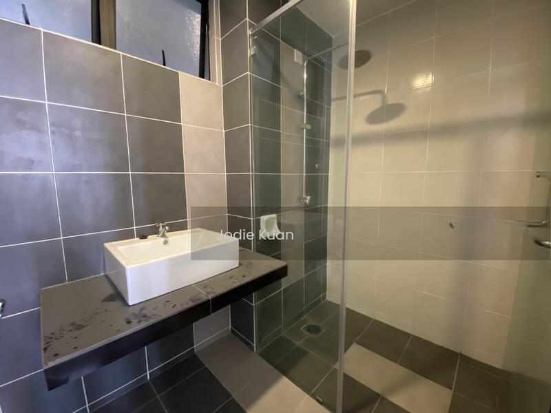 Upper East @ Tiger Lane - 5