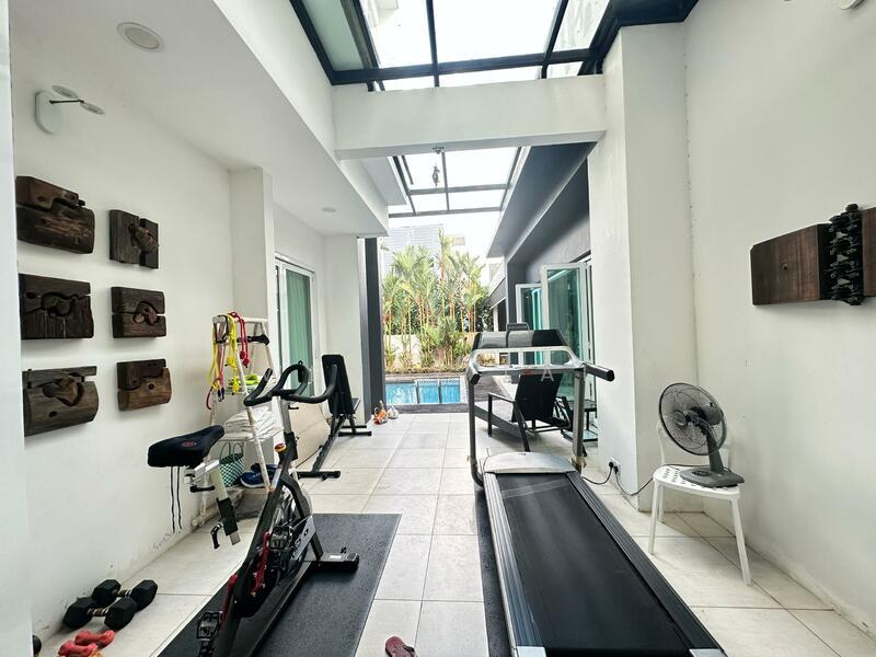 Noble Park Grand Pool Villas East Ledang - 3