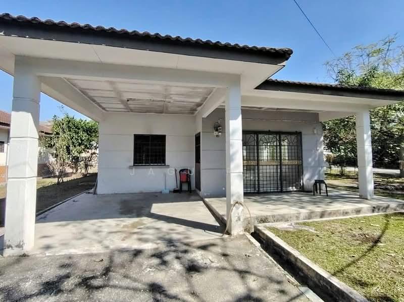 Taman equine Single storey Bungalow for sale seri kembangan - 1