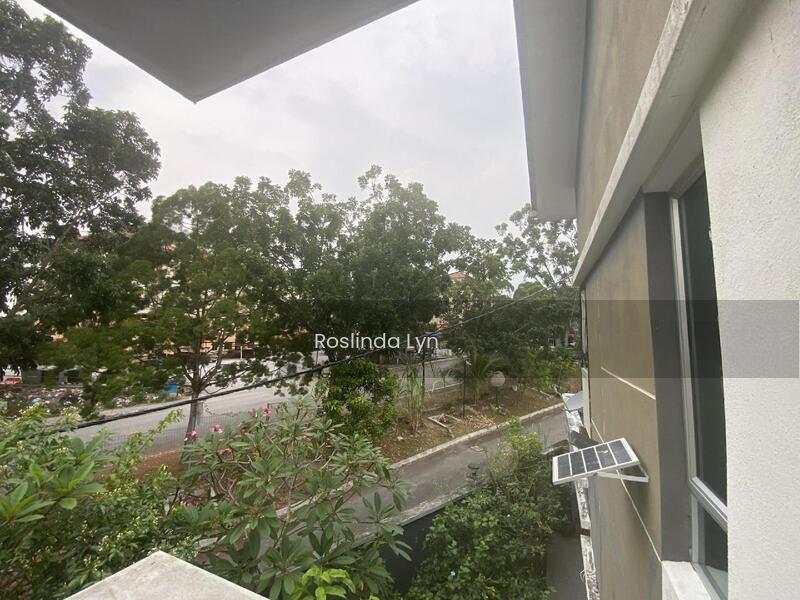 Double Storey Terrace Desa Seringin Nilai 3 - 5
