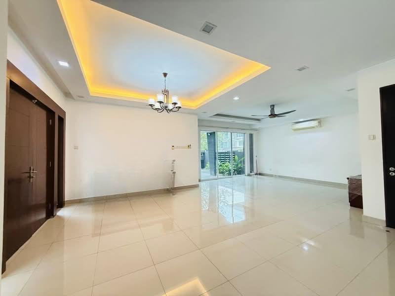 Corner Lot USJ Height 2.5 Storey with Swimming Pool - 4