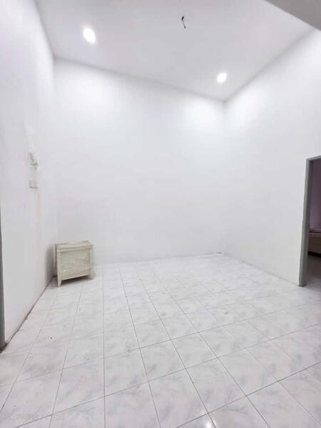 Double Storey Terrace Taman Maju, 83000 Batu Pahat, Johor. - 4