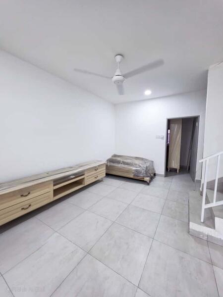 Double Storey Terrace Taman Maju, 83000 Batu Pahat, Johor. - 2