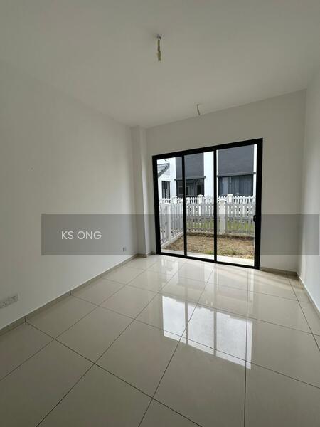 Precinct Arundina - 4