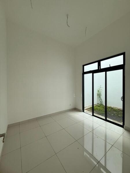 TAMAN IMPIAN EMAS (HONEYDALE RESIDENCE) - 3