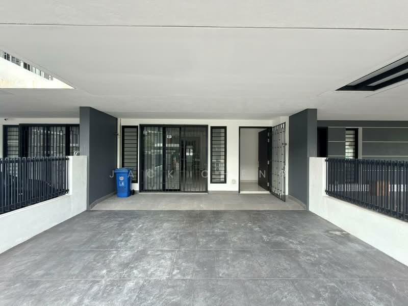 Elmina Green Three - 2