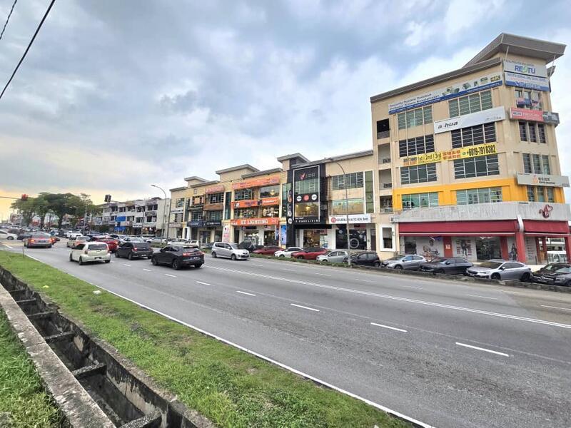 Johor Jaya Jalan Ros Merah 2/10 - 5