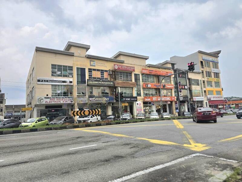 Johor Jaya Jalan Ros Merah 2/10 - 1