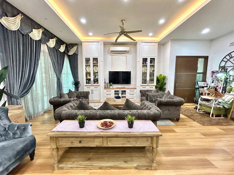 Triple Storey Semi-D Cahaya Alam U12 Shah Alam - 1