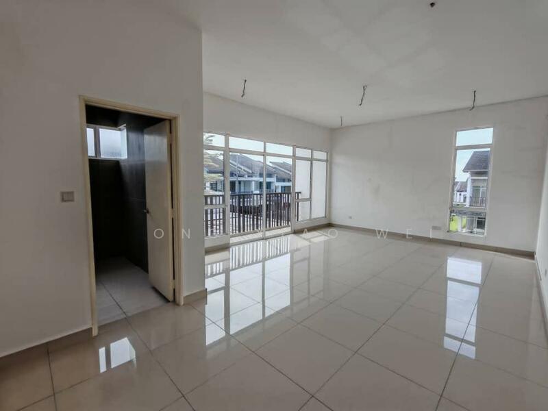 M RESIDENCE, CORUS 68 - 4