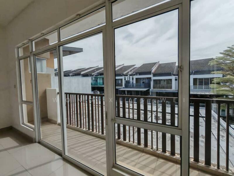 M RESIDENCE, CORUS 68 - 3