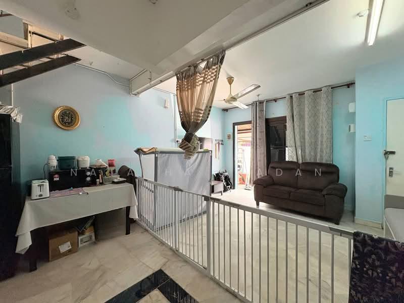 Shah Alam - 2 Storey Terrace House Jalan Rotan Semut Seksyen 18 - 4