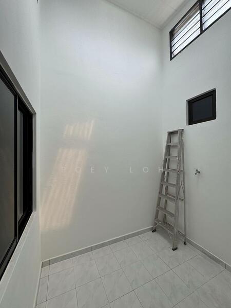 Taman Ungku Tun Aminah - 5