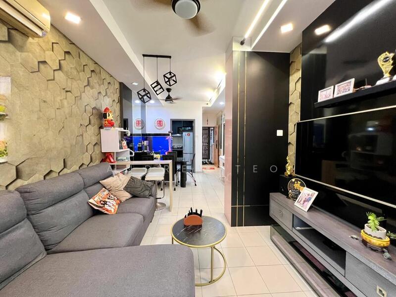 Lake View Suites - 1