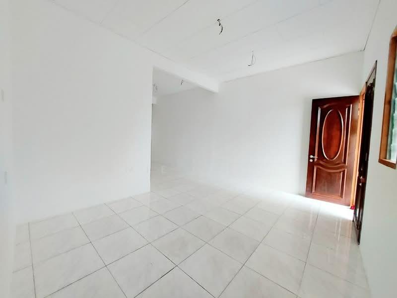 Pengkalan Single Storey Terrace House Facing Field For Sale - 4