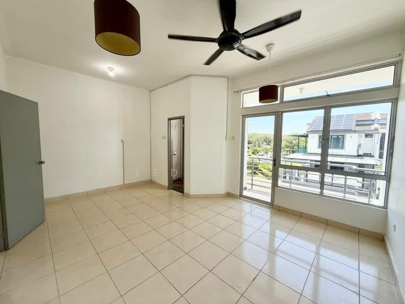 Rini Hills 2 - 5