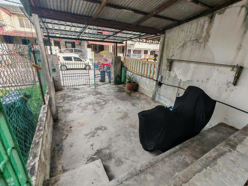 Double Storey Jalan Seroja Johor Jaya - 2