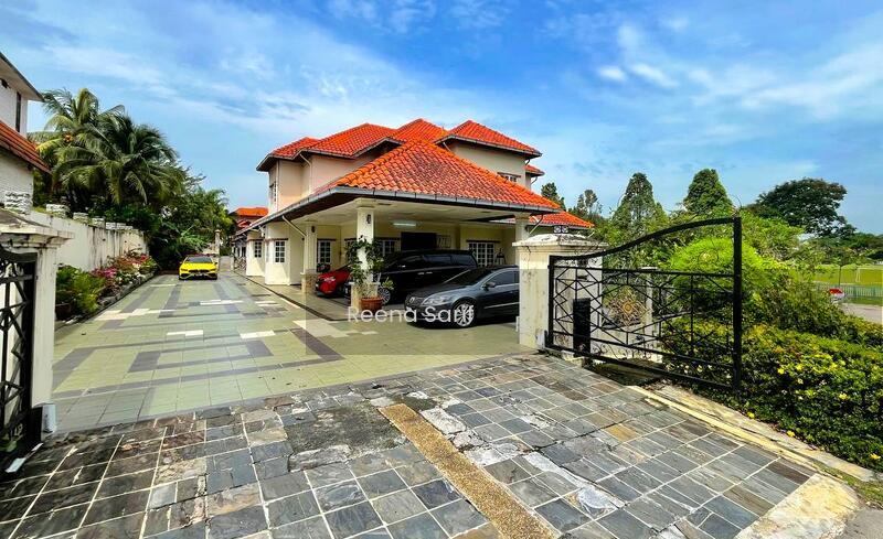 Corner 2 Storey Bungalow Seksyen 7 Shah Alam - 1