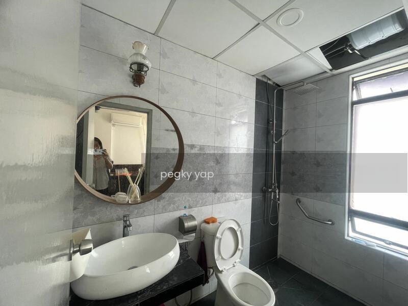 Rivercity Condominium - 5