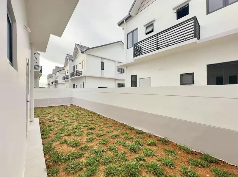 Sejati Lakeside 2 - 5