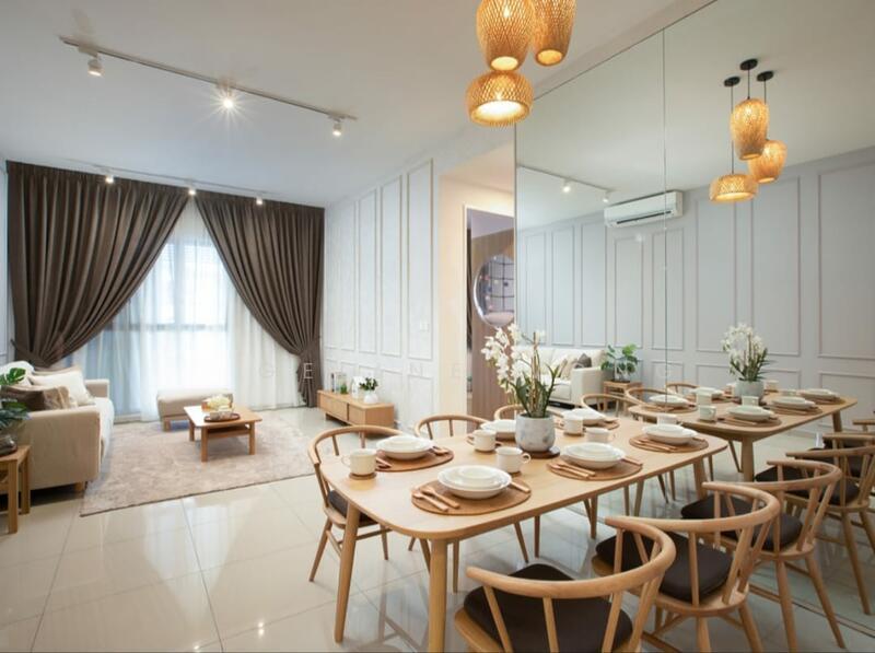 Lakefront Residence - 1