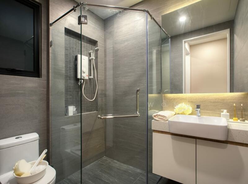 Lakefront Residence - 2