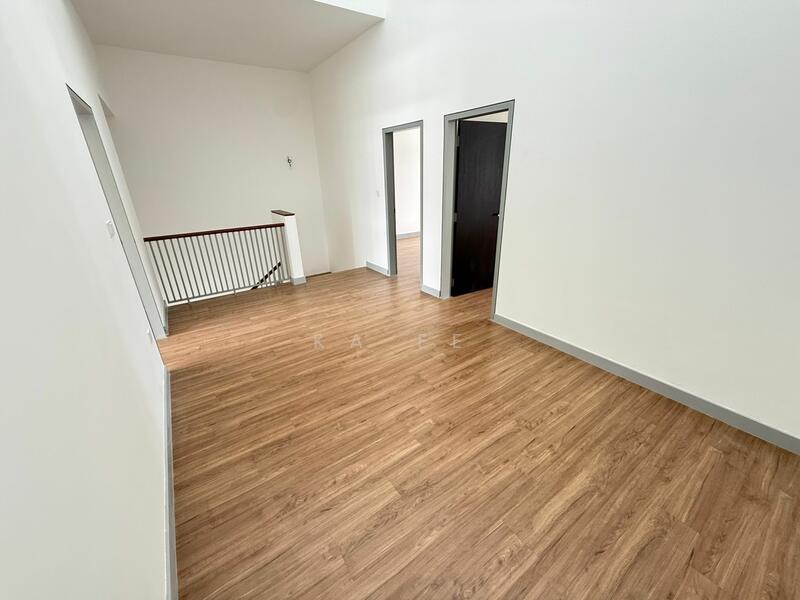 Elmina Green Seven - 5