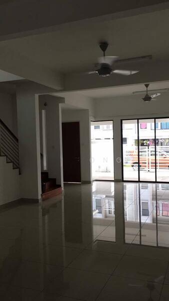 Averia Abadi Height - 1