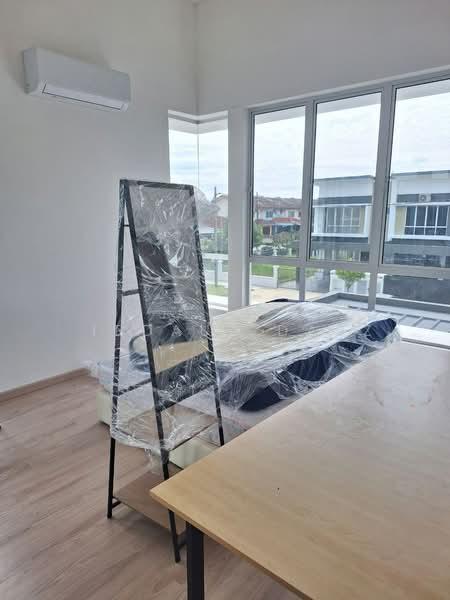 Bandar Tasik Kesuma - 3