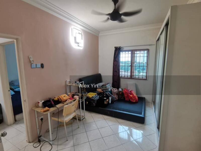 Puteri Bayu Apartment - 3