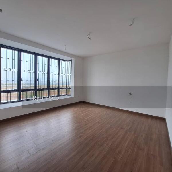 Elmina Green Five - 2