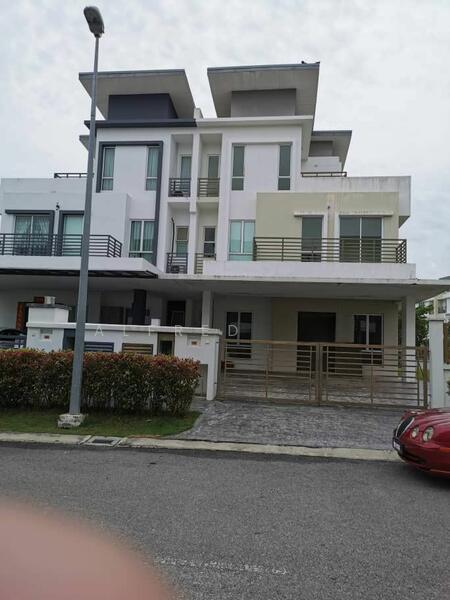 Semi-Detached House at Saujana Rawang - 3
