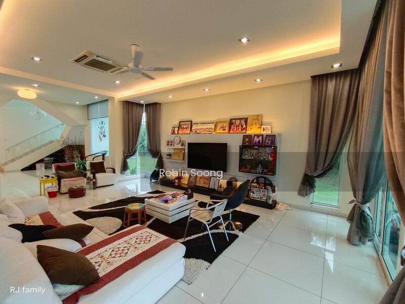 Freehold 2 Storey Bungalow at Saujana Heights - 1