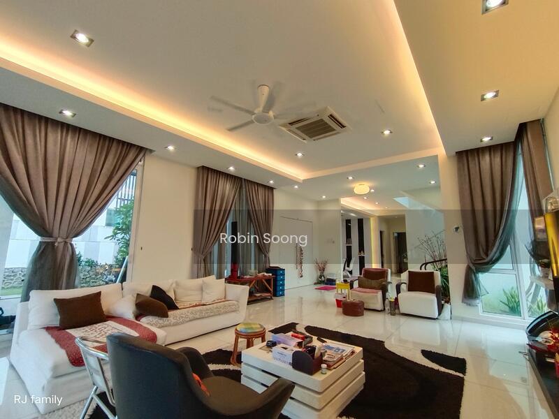 Freehold 2 Storey Bungalow at Saujana Heights - 2
