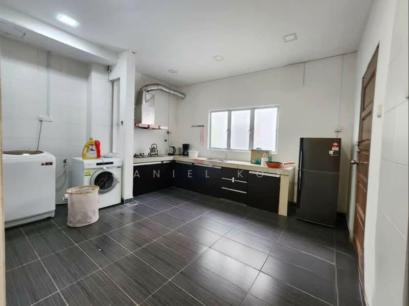 RM1.3m! 40x82.5ft! 4R4B! Facing Open & Renovated Bandar Parkland Klang 2 Sty Semi D House for Sales - 3