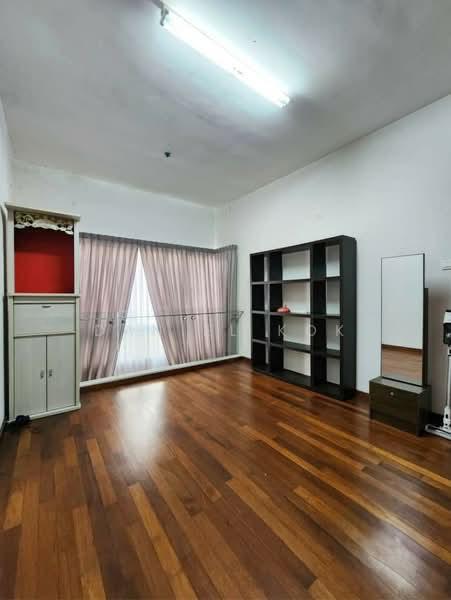 RM1.3m! 40x82.5ft! 4R4B! Facing Open & Renovated Bandar Parkland Klang 2 Sty Semi D House for Sales - 4