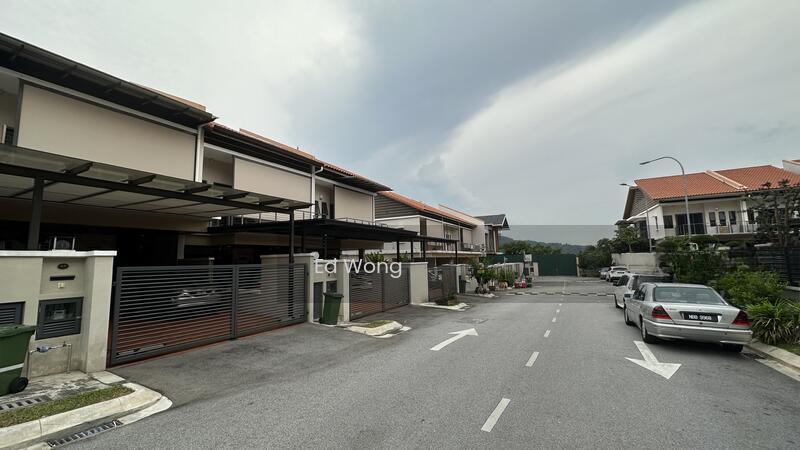 Tiara Hill 3-Storey Terrace House - 1