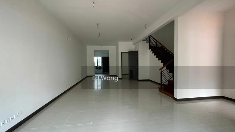 Tiara Hill 3-Storey Terrace House - 2