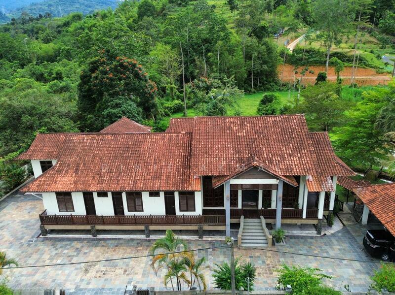 Bungalow in Janda Baik, Bentong, Pahang - 1