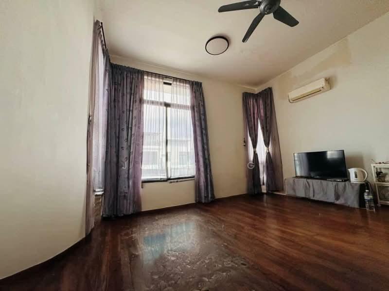 Garden Villas, Bukit Indah - 3